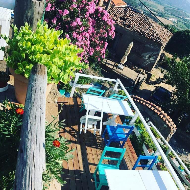 Hotel Dimitri Ada Evi & Restaurant à İmroz Extérieur photo